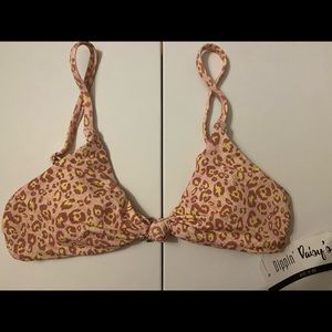 BRAND NEW dippin daisy’s bikini top!